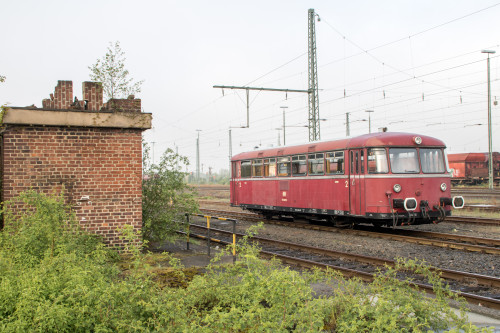 798 829 steht einzeln im Güterbahnhof Gießen, aufgenommen am 27.04.2019.
