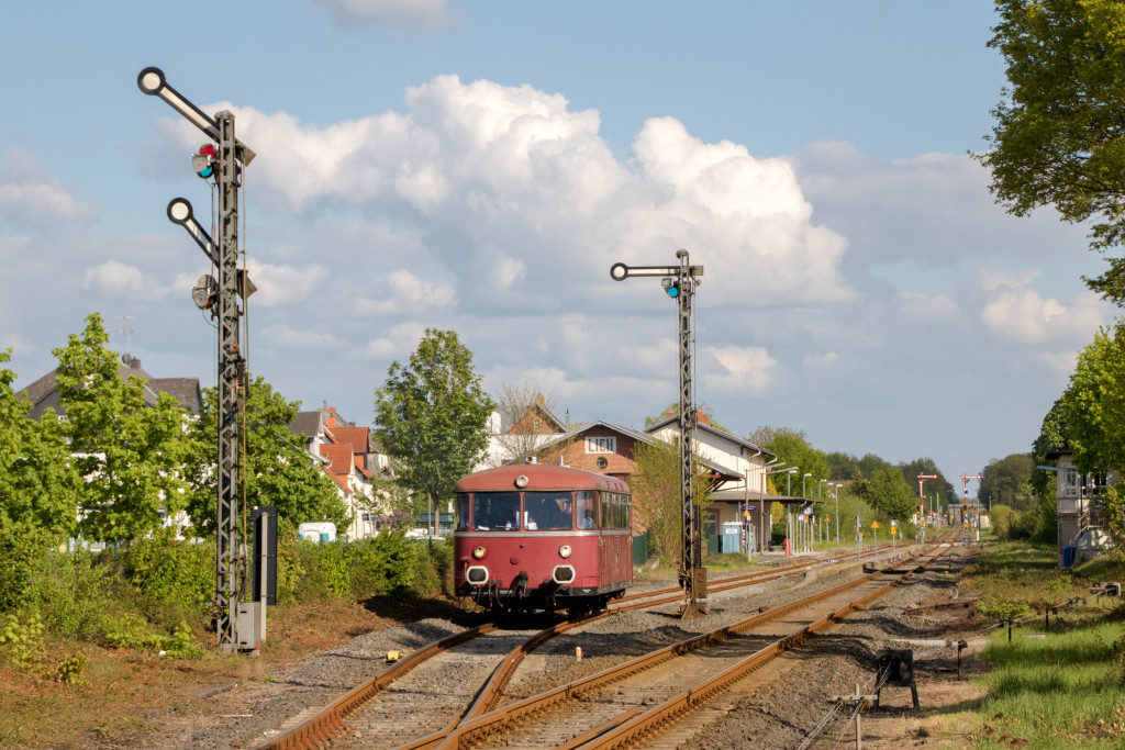 798 829 im Bahnhof Lich auf der Lahn-Kinzig-Bahn, aufgenommen am 28.04.2019.