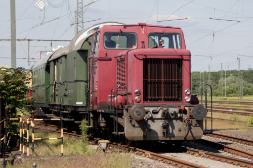 VL 12 rangiert im Bahnhof Darmstadt-Kranichstein, aufgenommen am 01.06.2019.