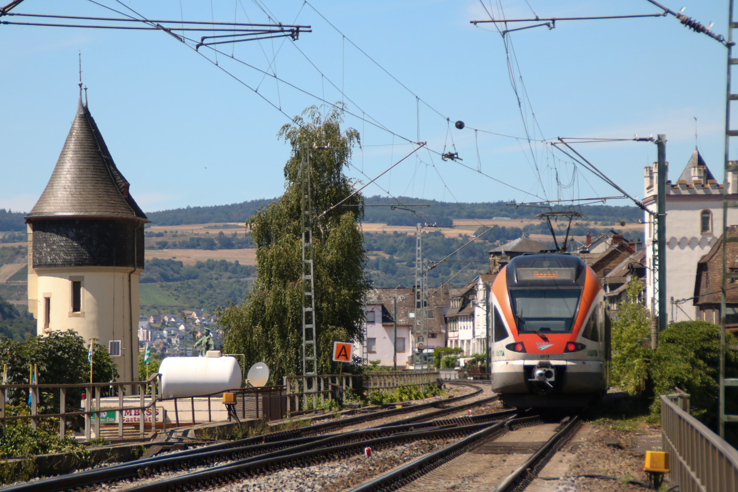 Ein FLIRT der VIAS in Kaub, aufgenommen am 23.07.2020.