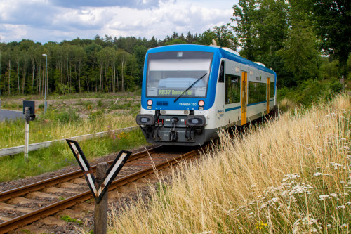 650 350 und 650 351 bei Emmelshausen auf der Hunsrückbahn, aufgenommen am 19.07.2020.