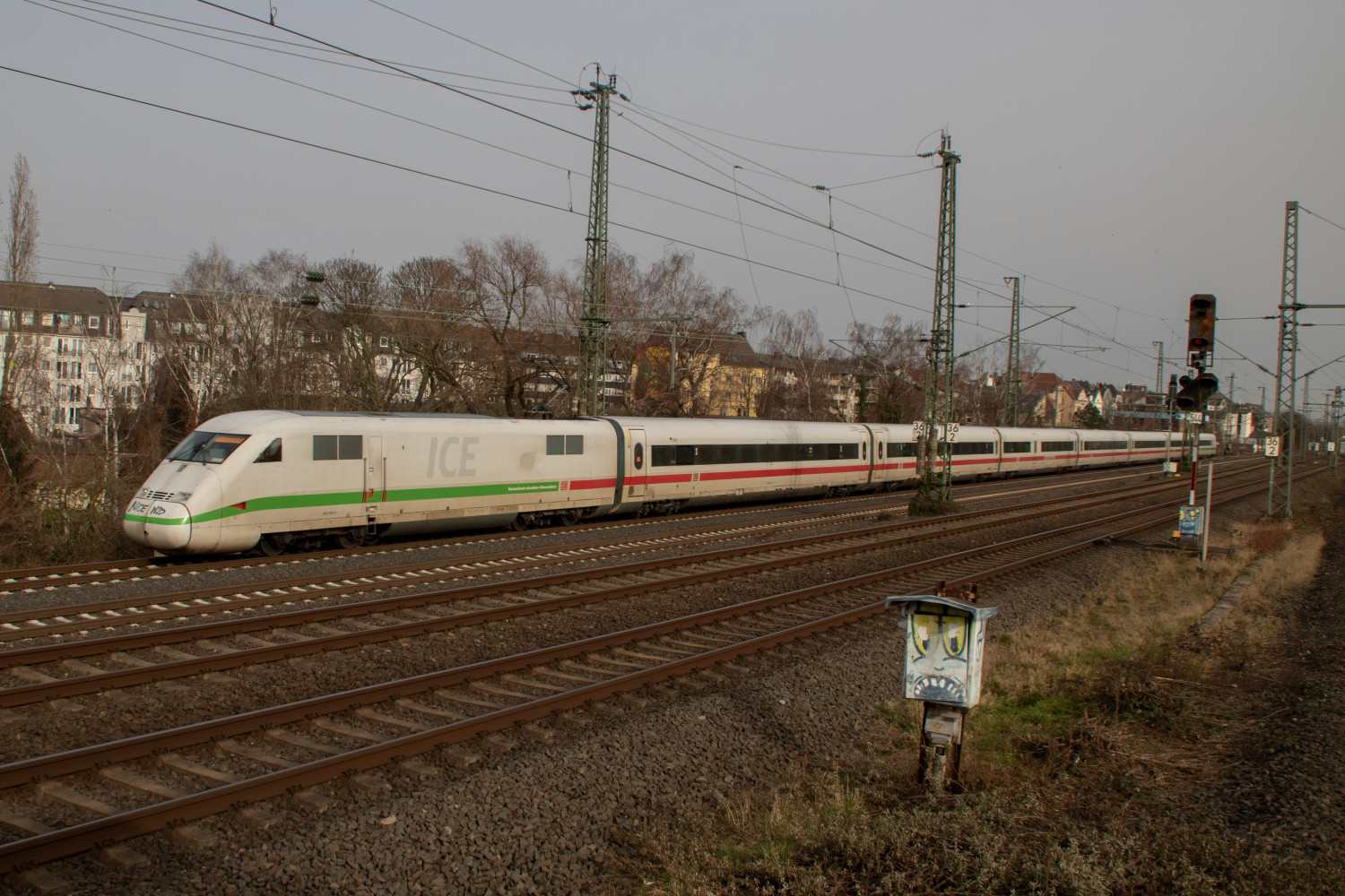 Ein 402 kurz vor Düsseldorf Hbf, aufgenommen am 22.02.2021.