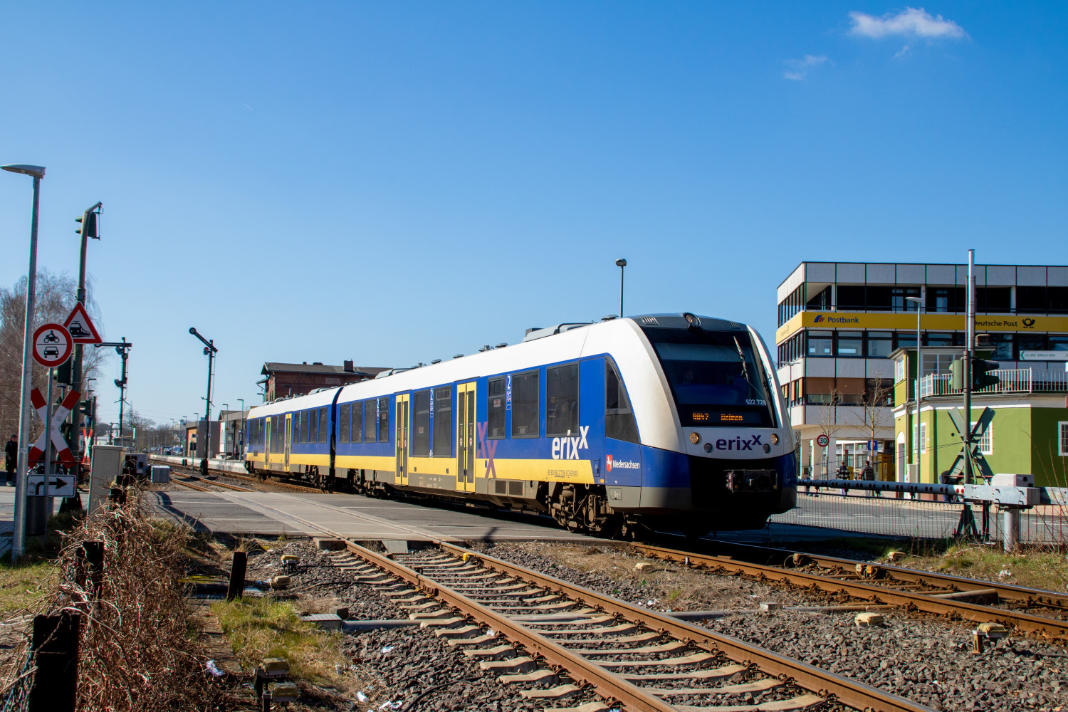 ERIXX 622 228 fährt im Bahnhof Gifhorn-Stadt ab, aufgenommen am 18.03.2022.