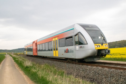 646 406 der HLB vor Echzell auf der Horlofftalbahn, aufgenommen am 24.04.2022.