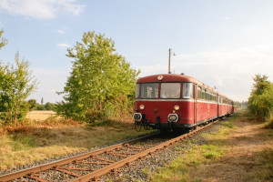 798 829, 996 310, 798 589 und 996 677 bei Rodheim auf der Strecke zwischen Friedberg und Friedrichsdorf, aufgenommen am 11.09.2022.