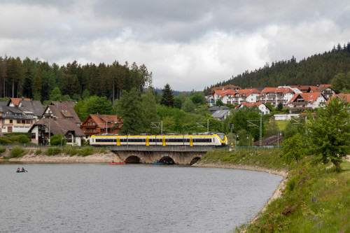1440 180 bei auf dem Viadukt bei Schluchsee auf der Dreiseenbahn, aufgenommen am 24.05.2022.