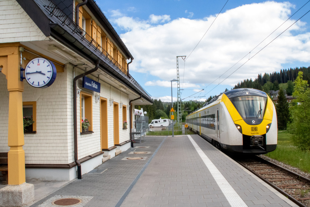 1440 178 bei Altglashütten-Falkenau auf der Dreiseenbahn, aufgenommen am 27.05.2022.
