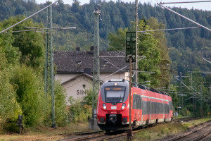 442 286 im Bahnhof Sinn auf der Dillstrecke, aufgenommen am 17.09.2023.
