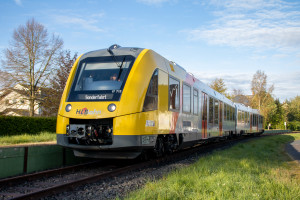 1622 015 der HLB steht in Mainzlar auf der Lumdatalbahn, aufgenommen am 27.04.2024.