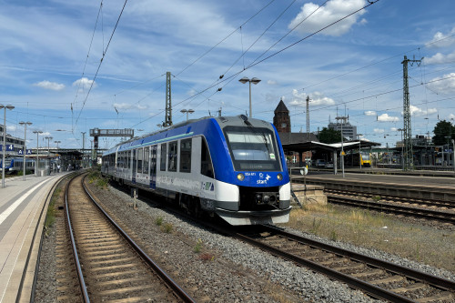 554 111 steht im Bahnhof Gießen zur Abfahrt bereit, aufgenommen am 18.07.2024.