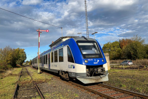 554 118 bei der Einfahrt in Hungen auf der Lahn-Kinzig-Bahn, aufgenommen am 22.10.2024.