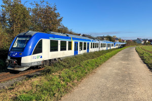 554 124 und ein weiterer 554 bei Heldenbergen auf der Niddertalbahn, aufgenommen am 25.10.2024.