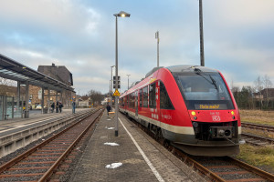 648 452 in Altenkirchen auf der Oberwesterwaldbahn, aufgenommen am 16.01.2025.
