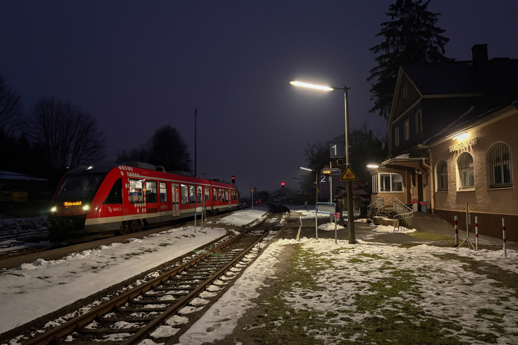 648 452 im Bahnhof Würgendorf auf der Hellertalbahn, aufgenommen am 16.01.2025.