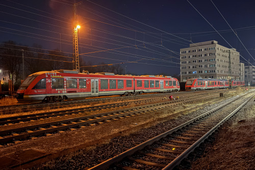 Mehrere 648-Triebwagen stehen im Bahnhof Gießen, aufgenommen am 13.01.2025.