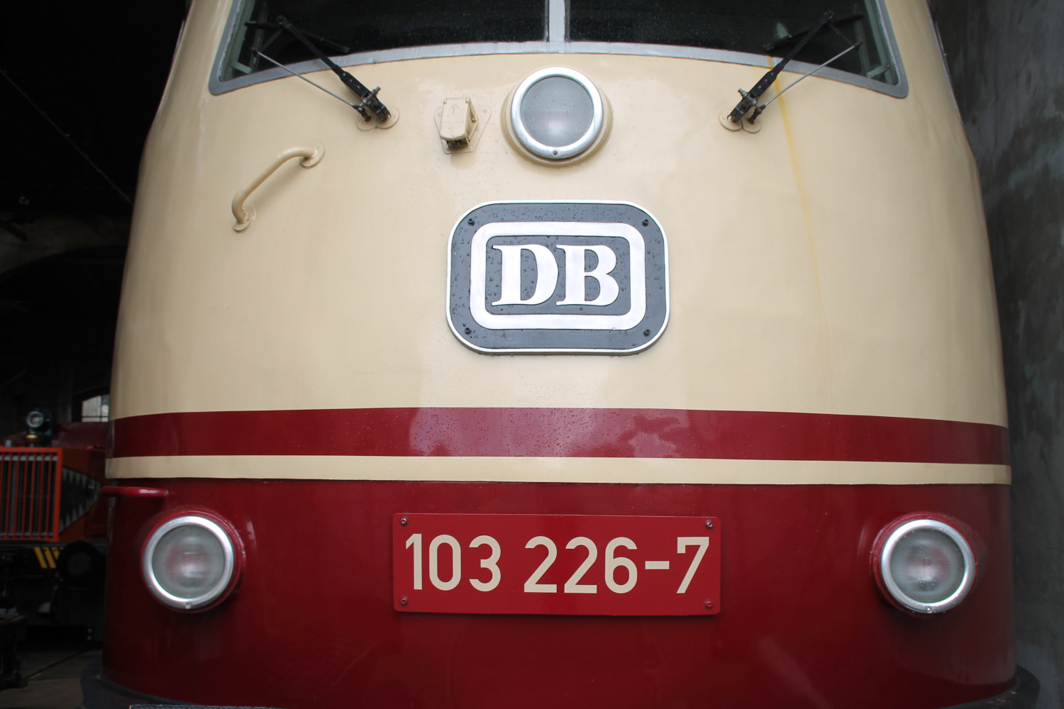 103 226, aufgenommen am 27.03.2016 im Bw Siegen.