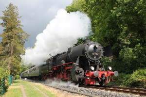 52 4867 kurz vor dem Bahnhof Königstein auf der Frankfurt-Königsteiner-Eisenbahn, aufgenommen am 15.05.2016.